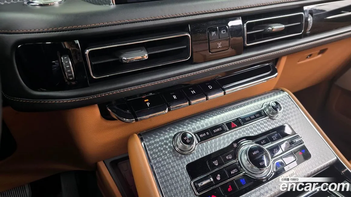 Lincoln Aviator — фото 9