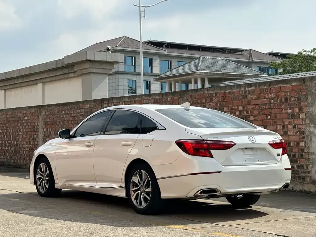 Honda Inspire — фото 4
