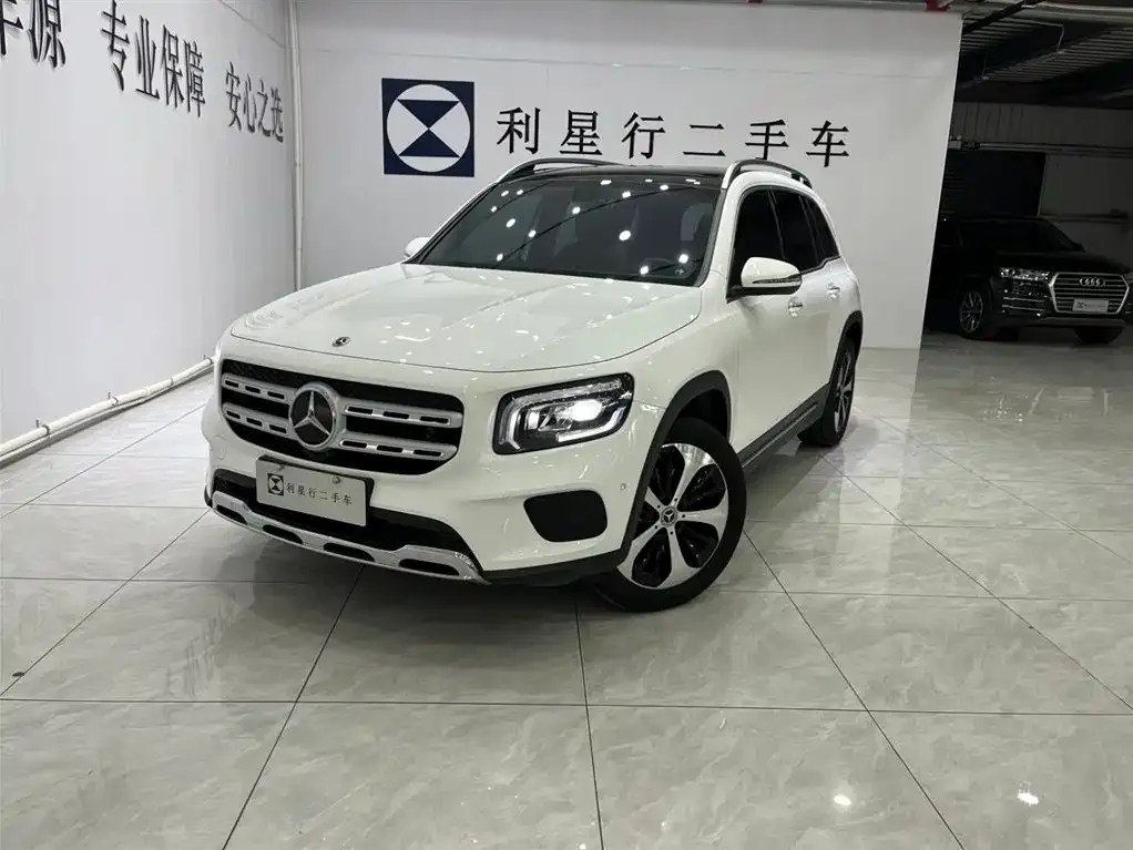 Mercedes-Benz GLB — фото 1