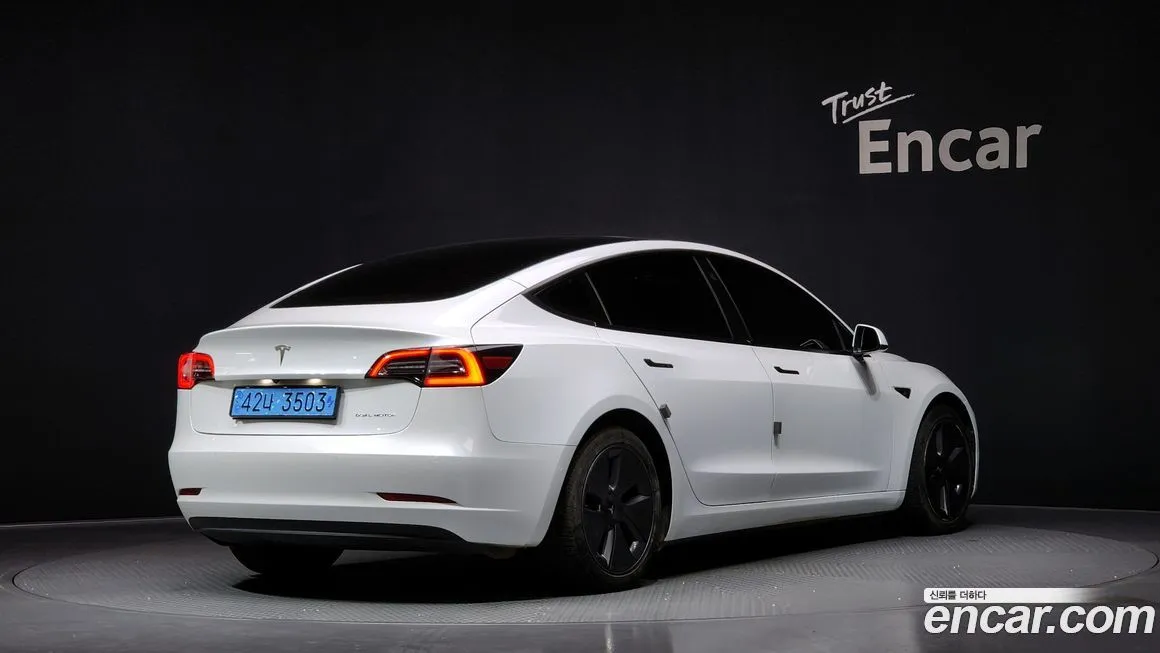 Tesla Model 3 2021 из KR, фото 2