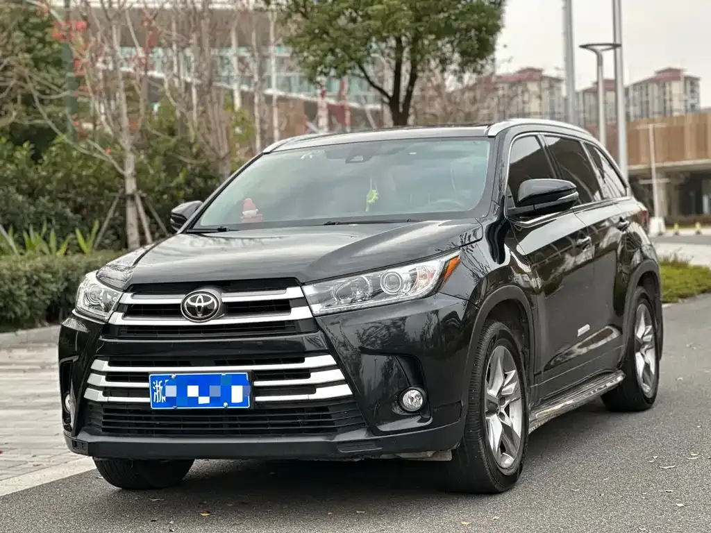Toyota Highlander 2022 из CN, фото 1