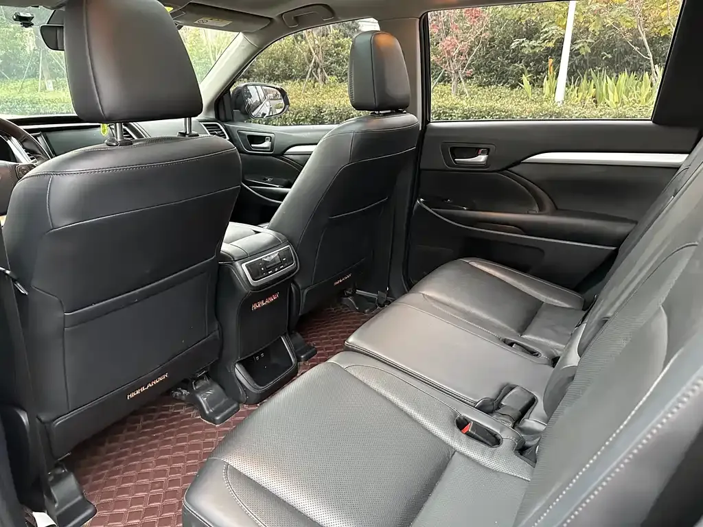 Toyota Highlander 2022 из CN, фото 10