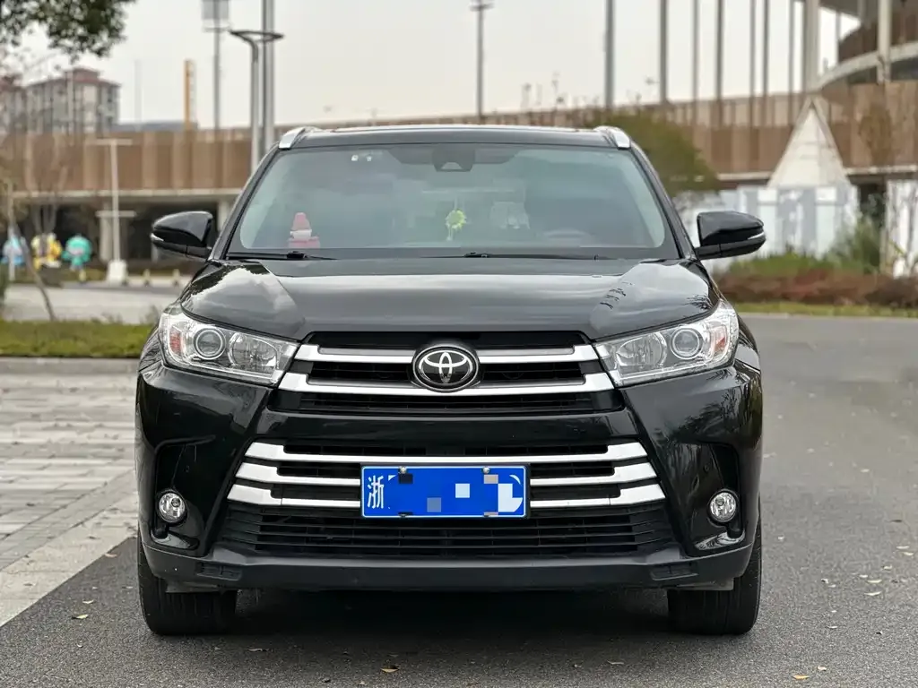 Toyota Highlander 2022 из CN, фото 2