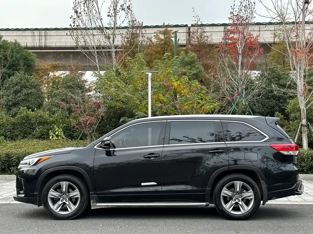 Toyota Highlander 2022 из CN, фото 7