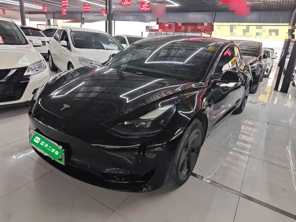 Tesla Model 3 — фото 1