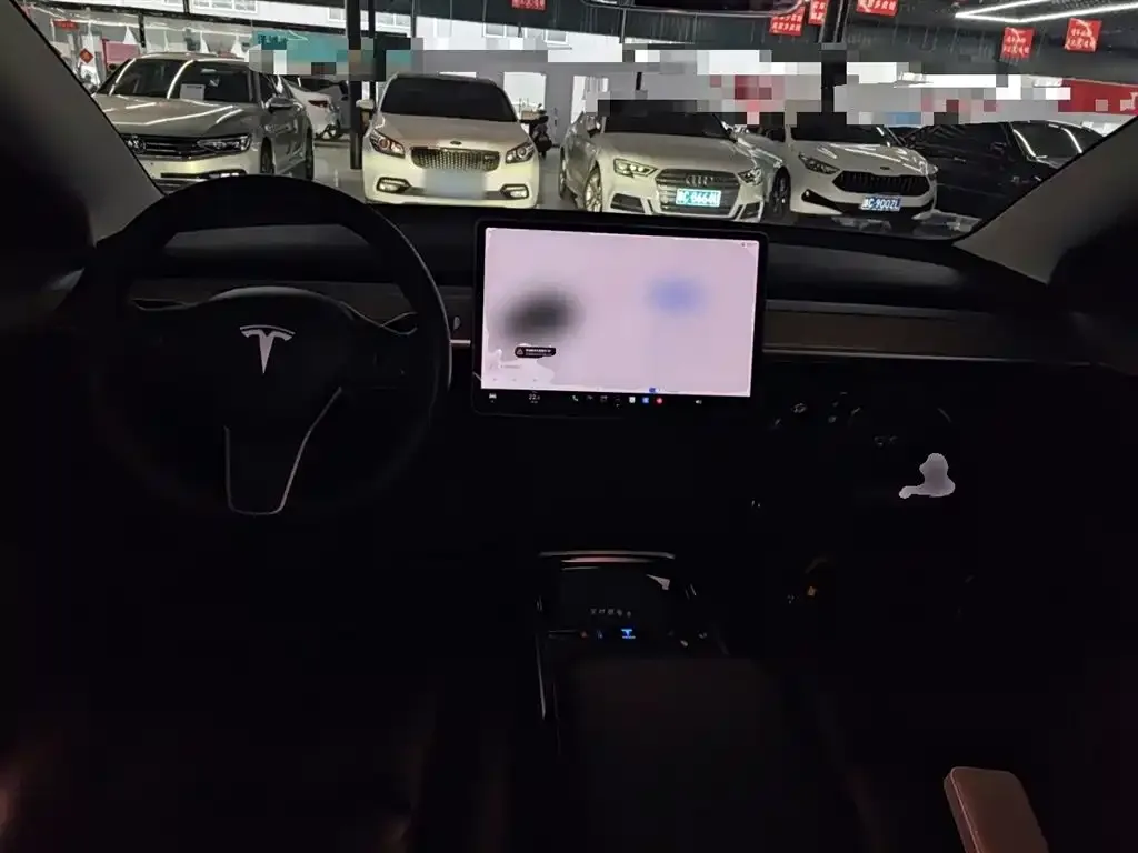 Tesla Model 3 — фото 10