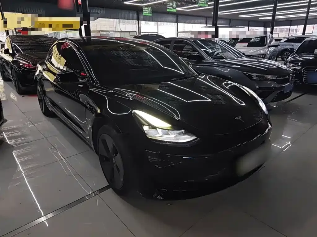 Tesla Model 3 — фото 4