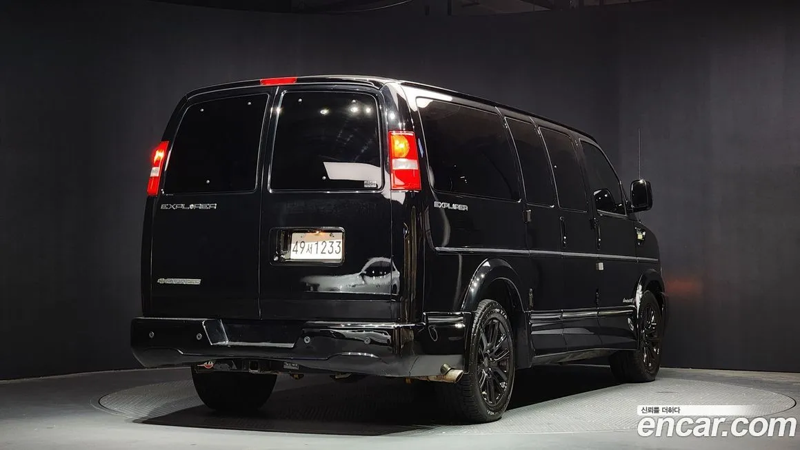 Chevrolet Express Van 2021 из KR, фото 2