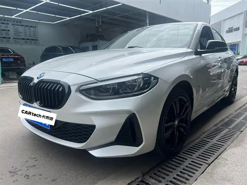 BMW 1 Series 2022 из CN, фото 1
