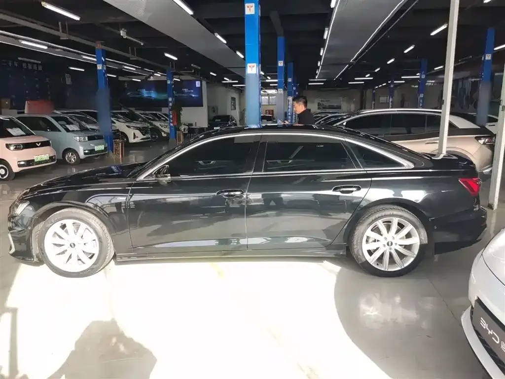 Audi A6L 2023 из CN, фото 5