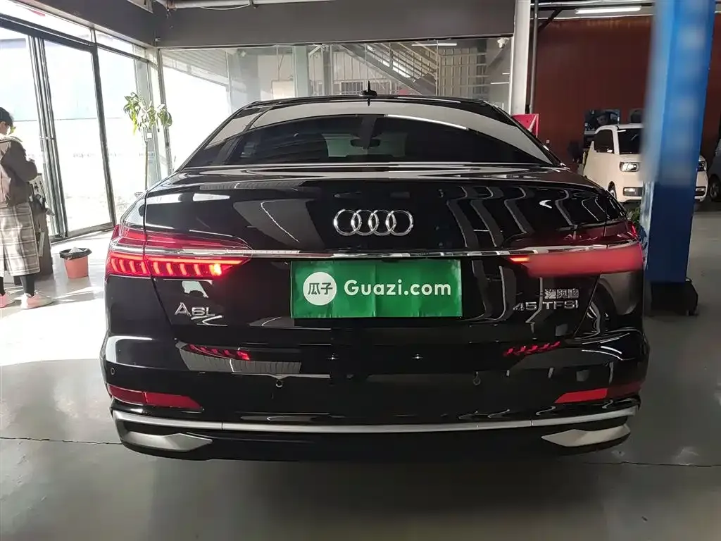 Audi A6L 2023 из CN, фото 6