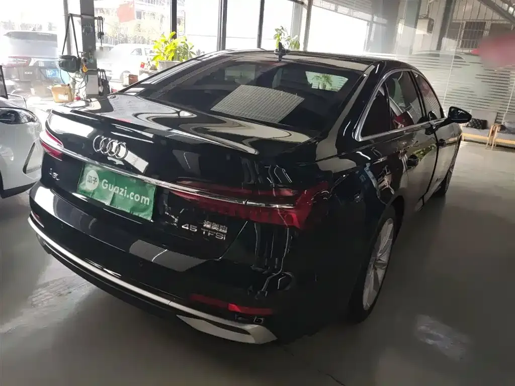 Audi A6L 2023 из CN, фото 7