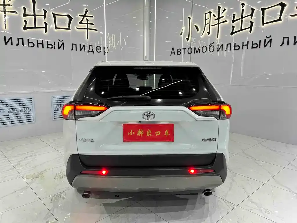 Toyota RAV4 — фото 4