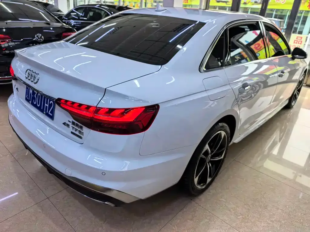Audi A4L 2022 из CN, фото 10
