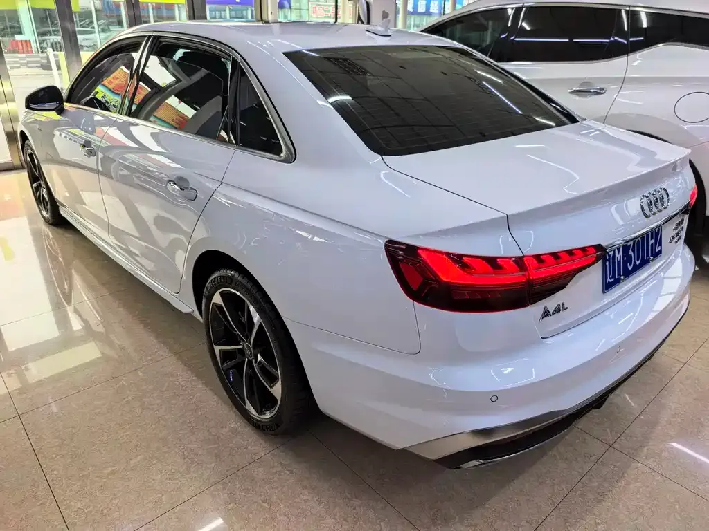 Audi A4L 2022 из CN, фото 8