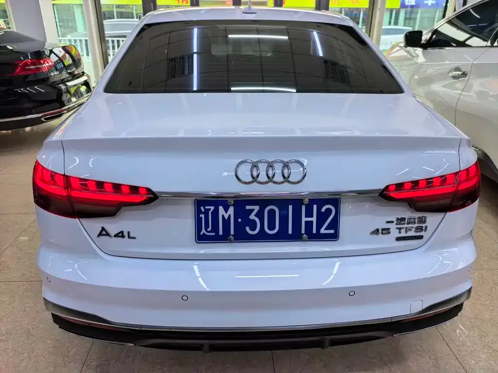 Audi A4L 2022 из CN, фото 9