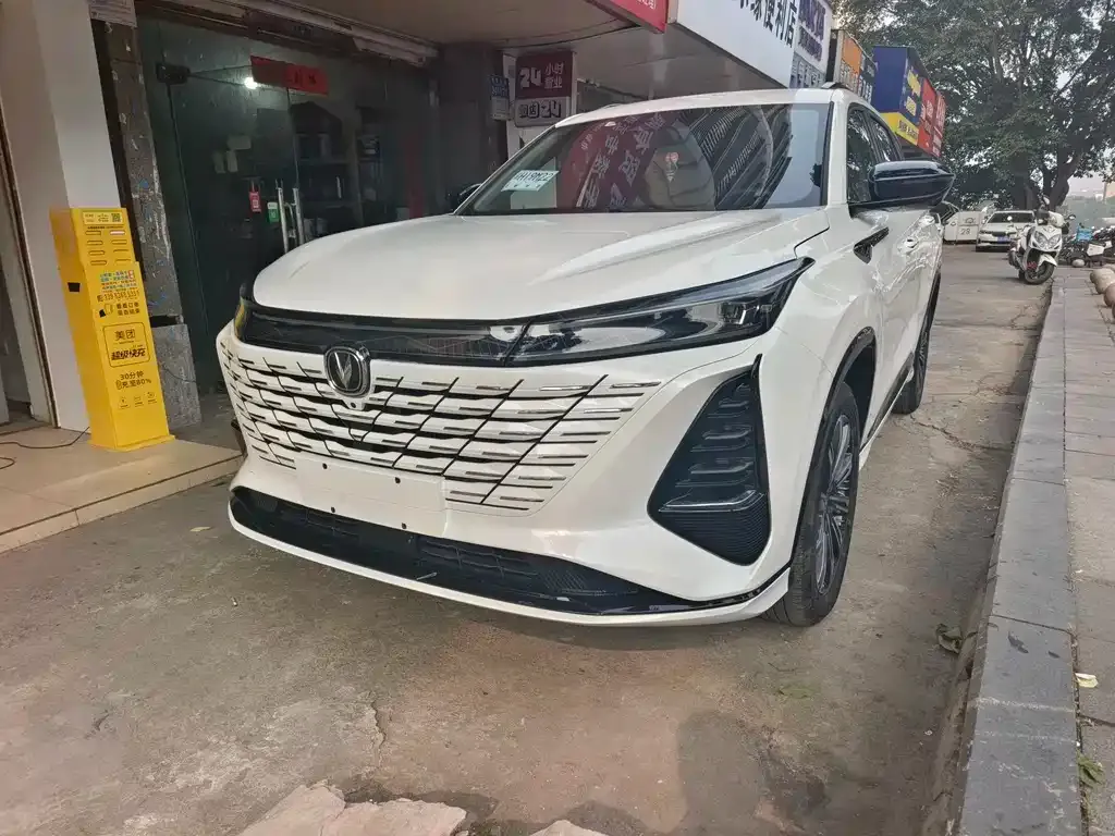 Changan CS75PLUS — фото 1