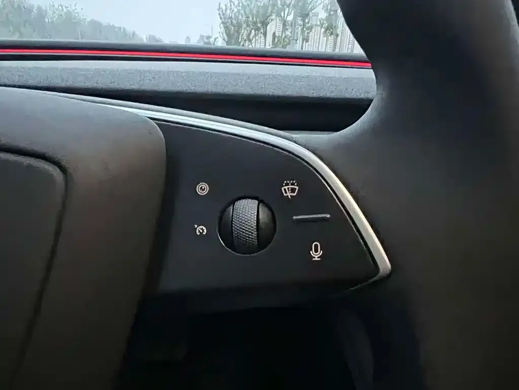 Tesla Model 3 — фото 7