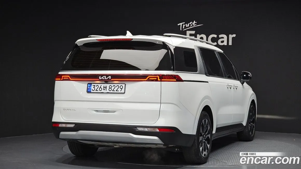 Kia Carnival 2023 из KR, фото 2