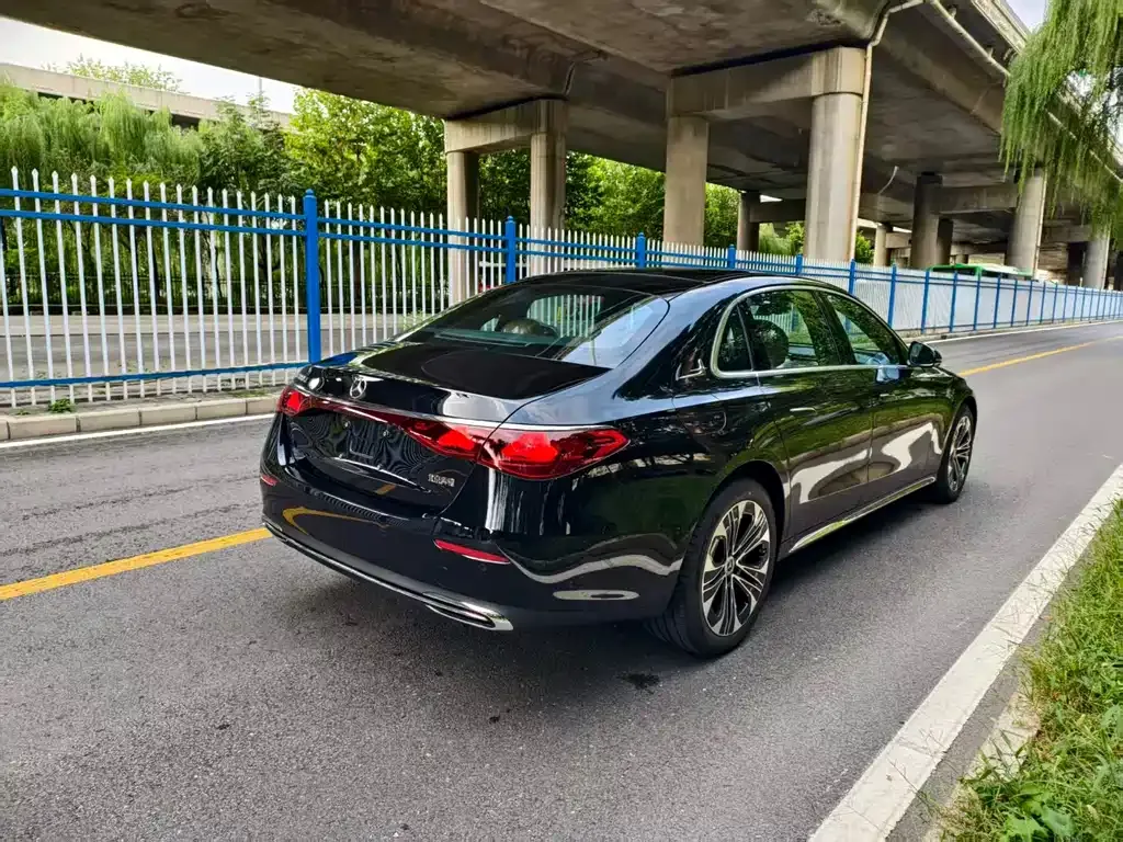 Mercedes-Benz E-Class 2025 из CN, фото 4