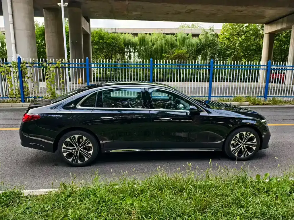 Mercedes-Benz E-Class 2025 из CN, фото 6