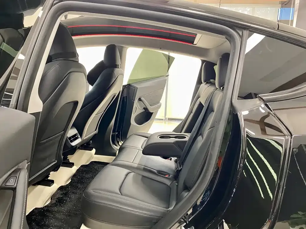 Tesla Model Y 2023 из CN, фото 10