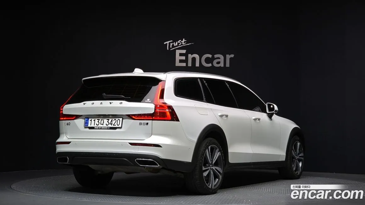 Volvo V60 2021 из KR, фото 2