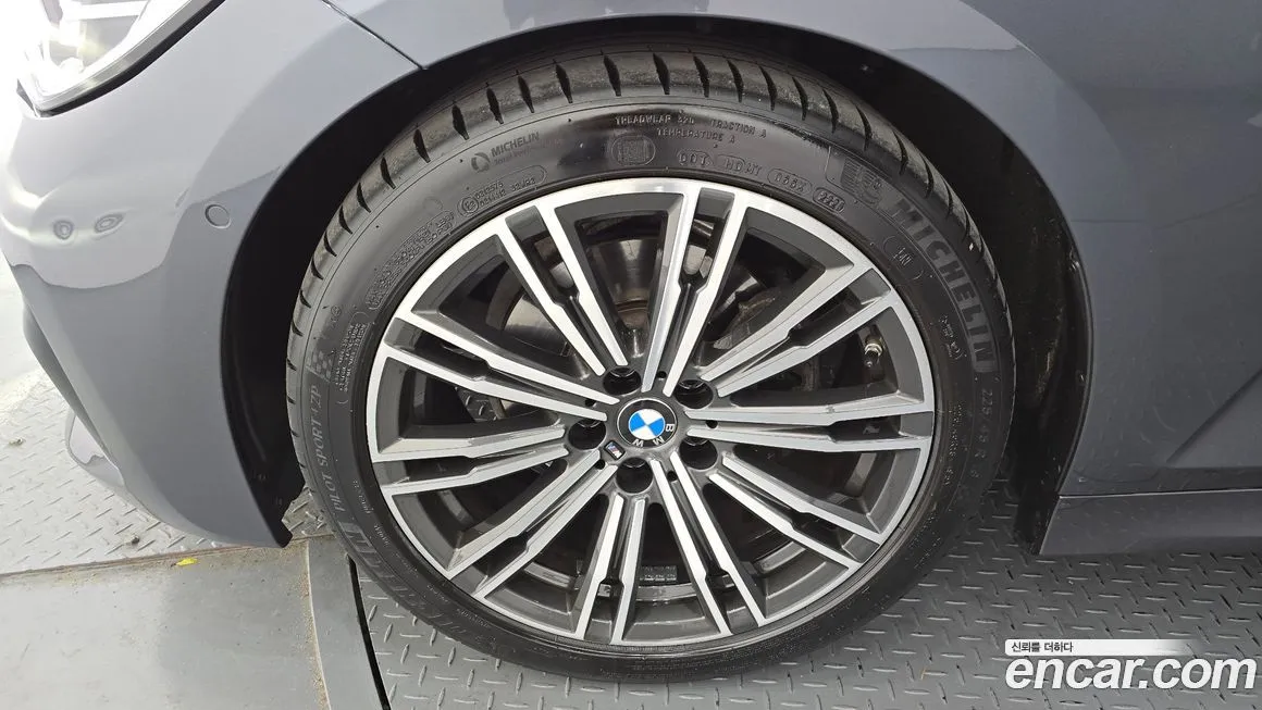BMW 3-Series 2021 из KR, фото 5