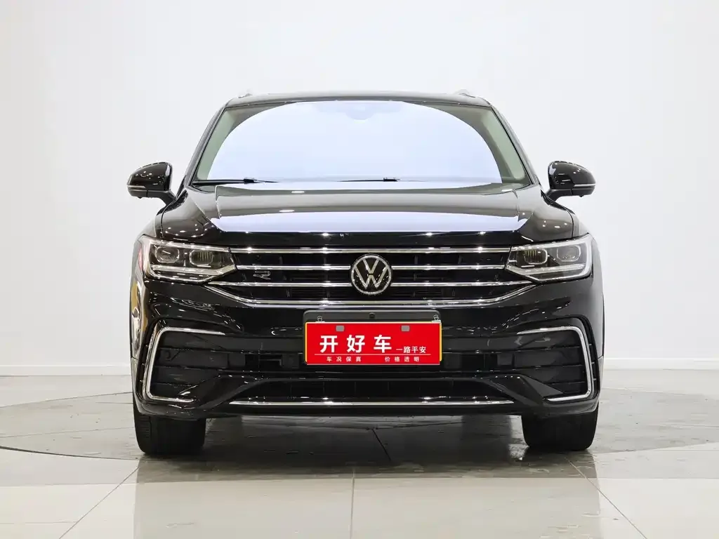 Volkswagen Tiguan L — фото 2
