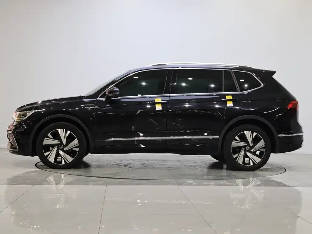 Volkswagen Tiguan L — фото 3