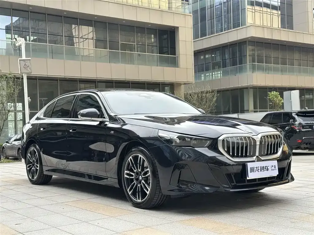BMW 5 Series 2025 из CN, фото 3