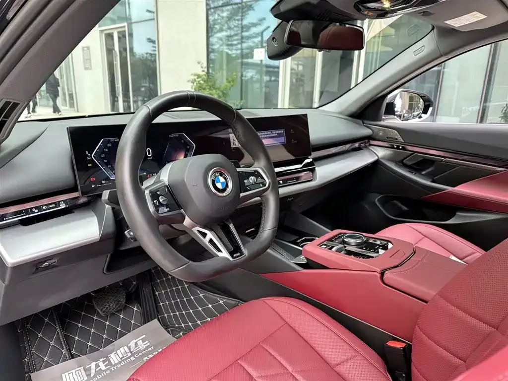 BMW 5 Series 2025 из CN, фото 8