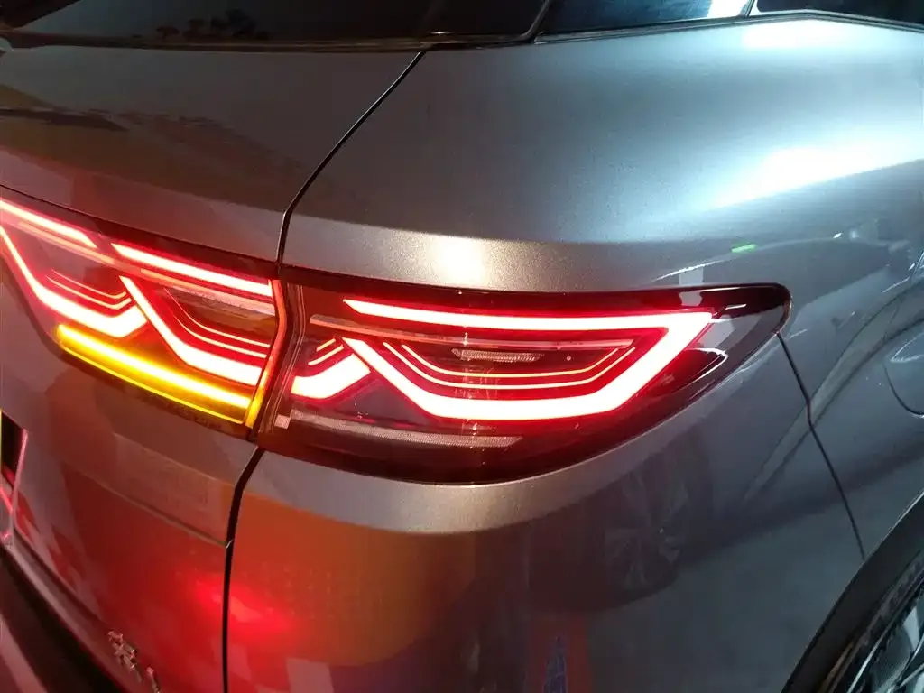BYD L DM-i — фото 8
