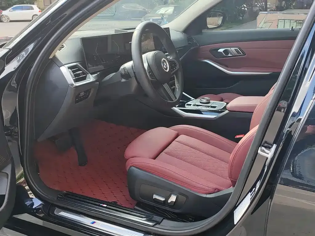 BMW 3 Series 2023 из CN, фото 4