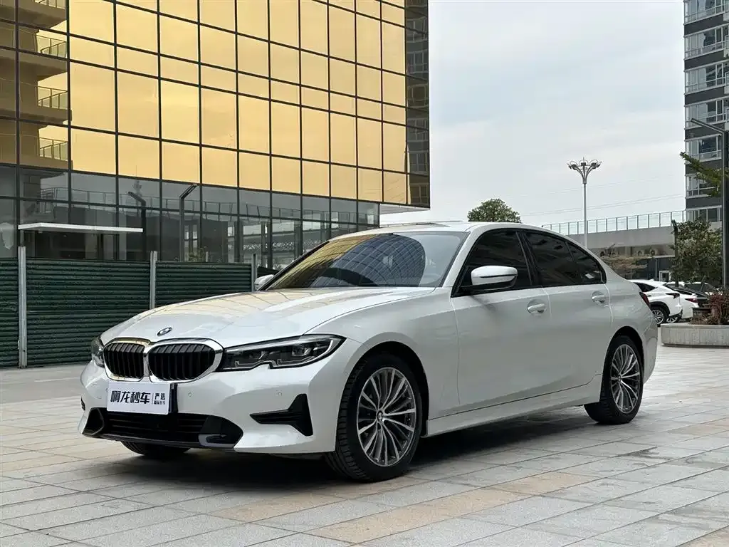 BMW 3 Series 2021 из CN, фото 1