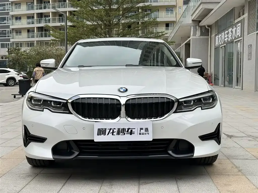 BMW 3 Series 2021 из CN, фото 3