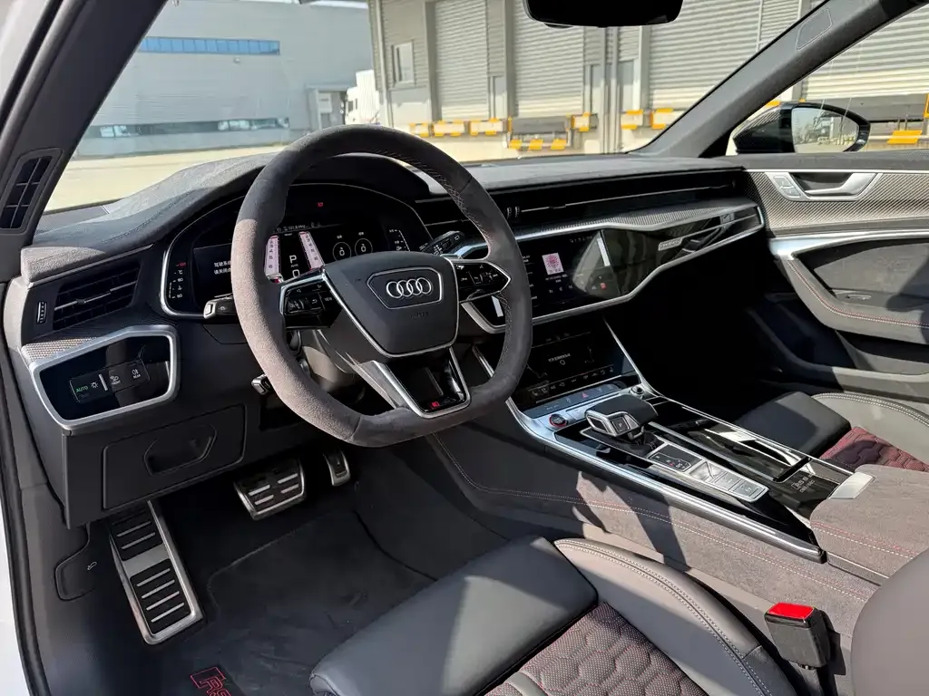 Audi RS 6 2025 из CN, фото 7