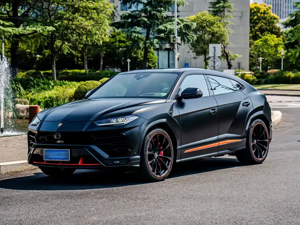 Lamborghini Urus — фото 1