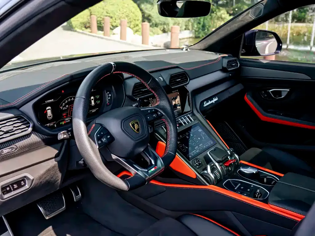 Lamborghini Urus — фото 6