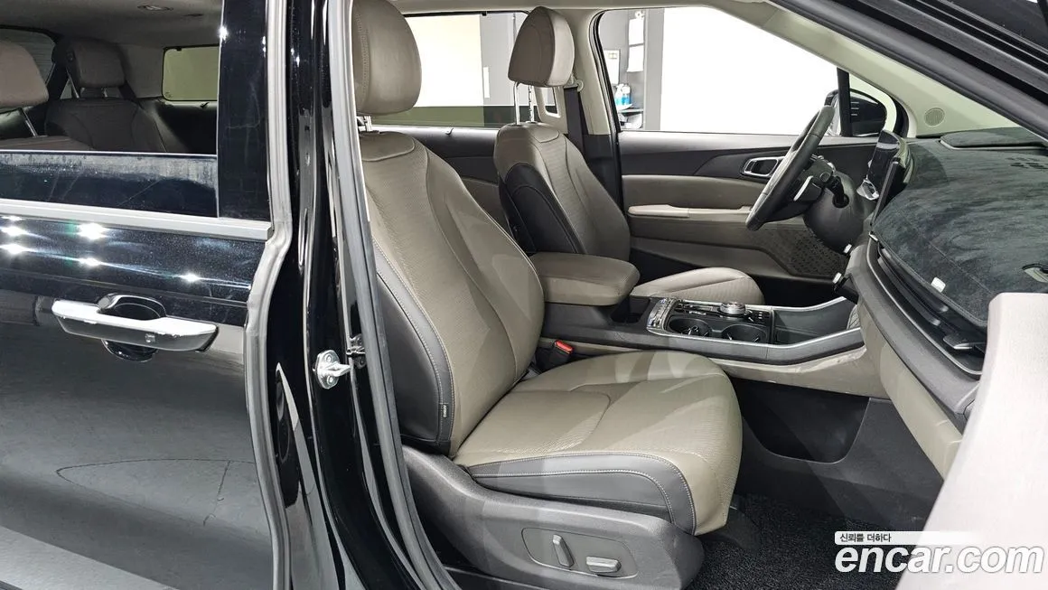 Kia Carnival — фото 10