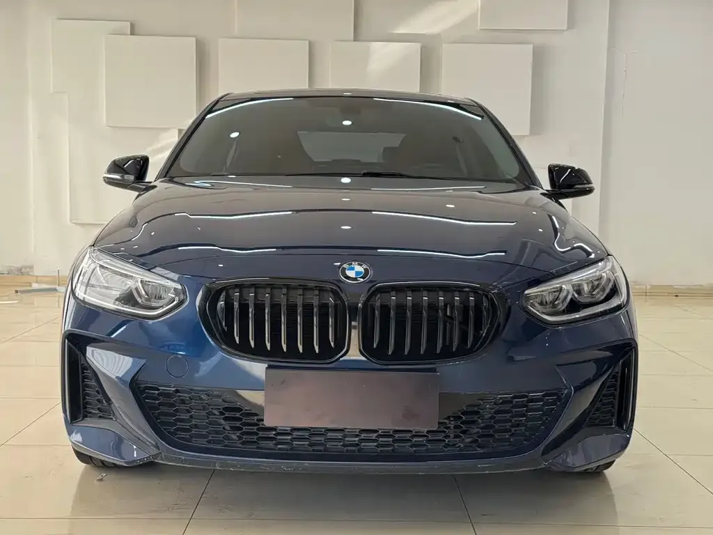 BMW 1 Series 2022 из CN, фото 2