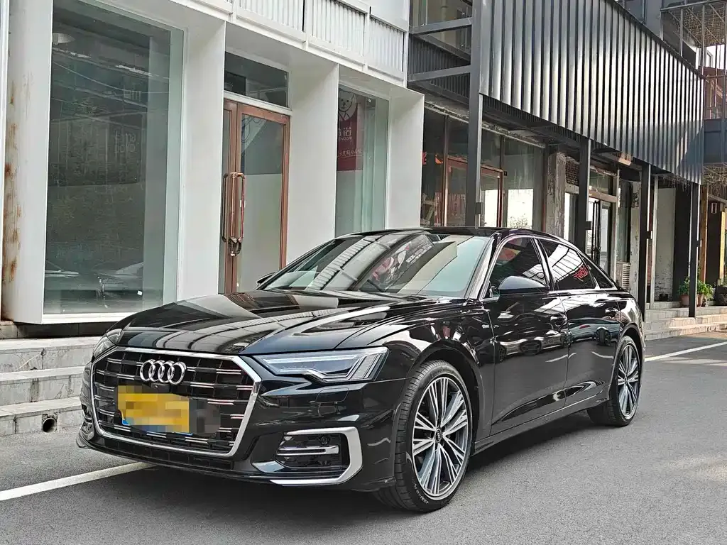 Audi A6L — фото 1