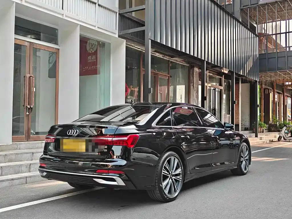 Audi A6L — фото 10