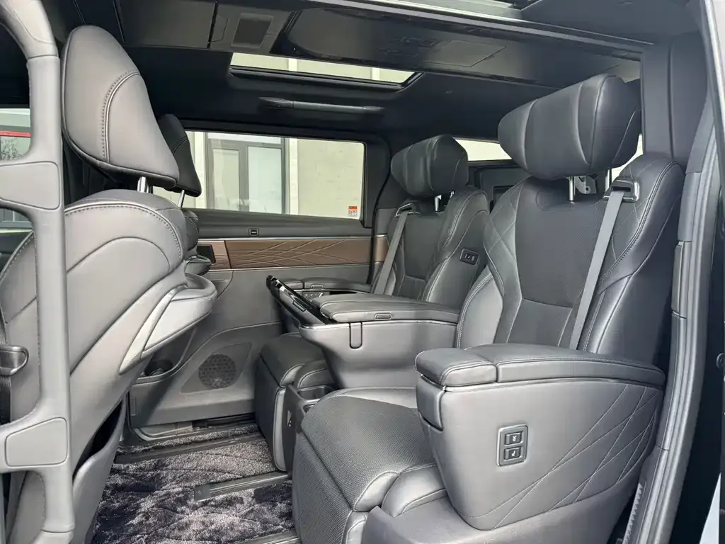 Toyota Alphard 2024 из CN, фото 6