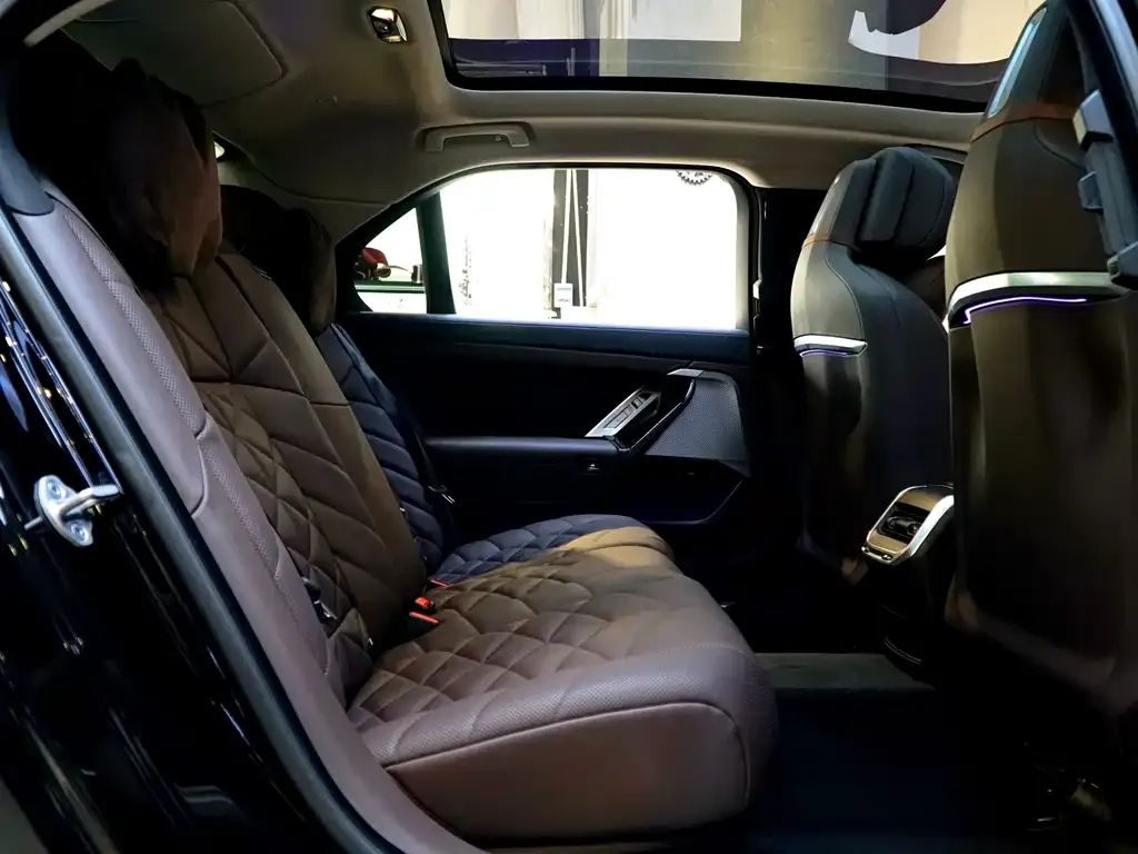 BMW 7 Series 2023 из CN, фото 5