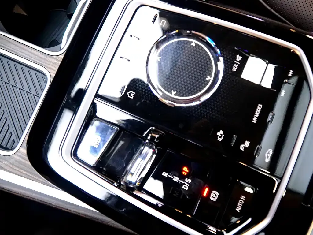BMW 7 Series 2023 из CN, фото 7