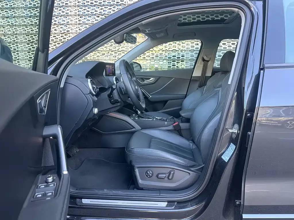 Audi Q2L 2024 из CN, фото 6