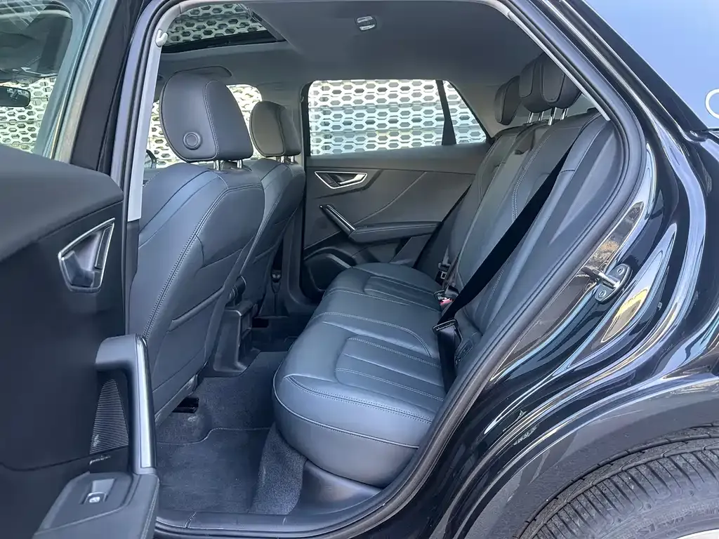 Audi Q2L 2024 из CN, фото 7