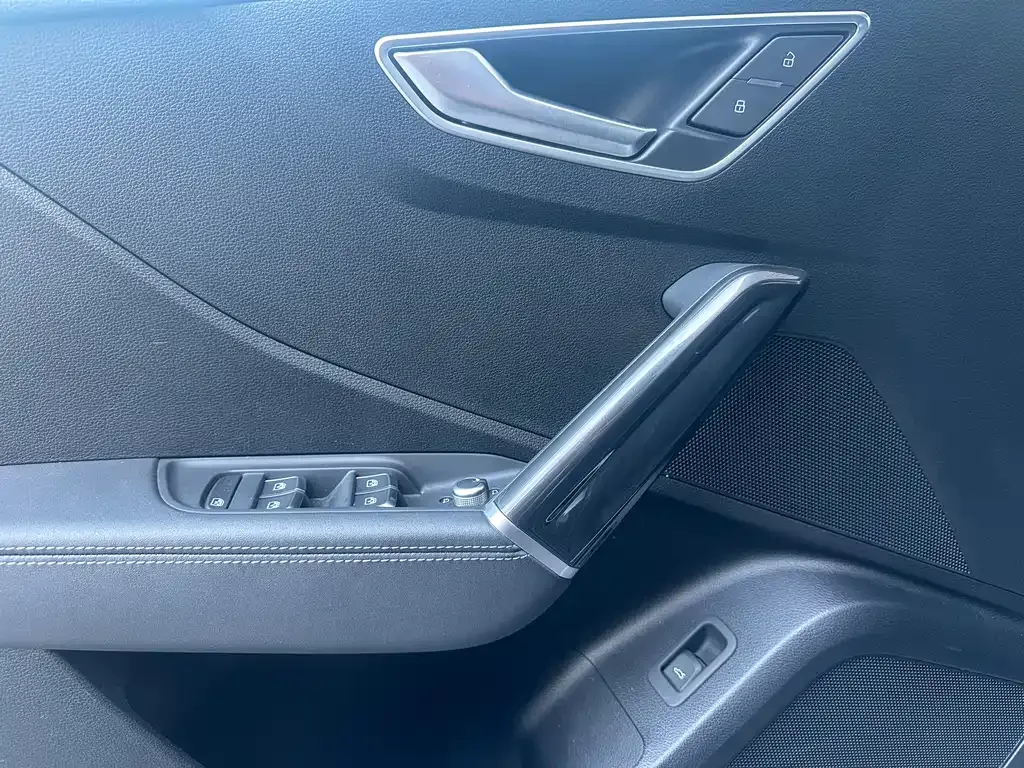 Audi Q2L 2024 из CN, фото 8