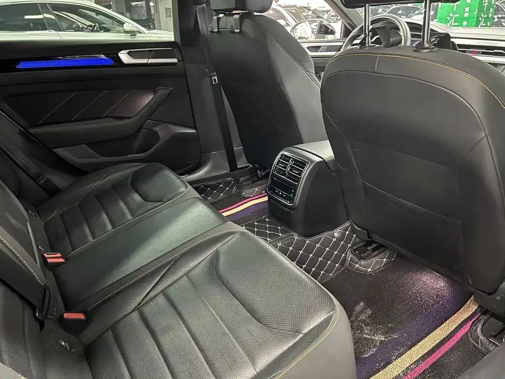 Volkswagen CC 2023 из CN, фото 7